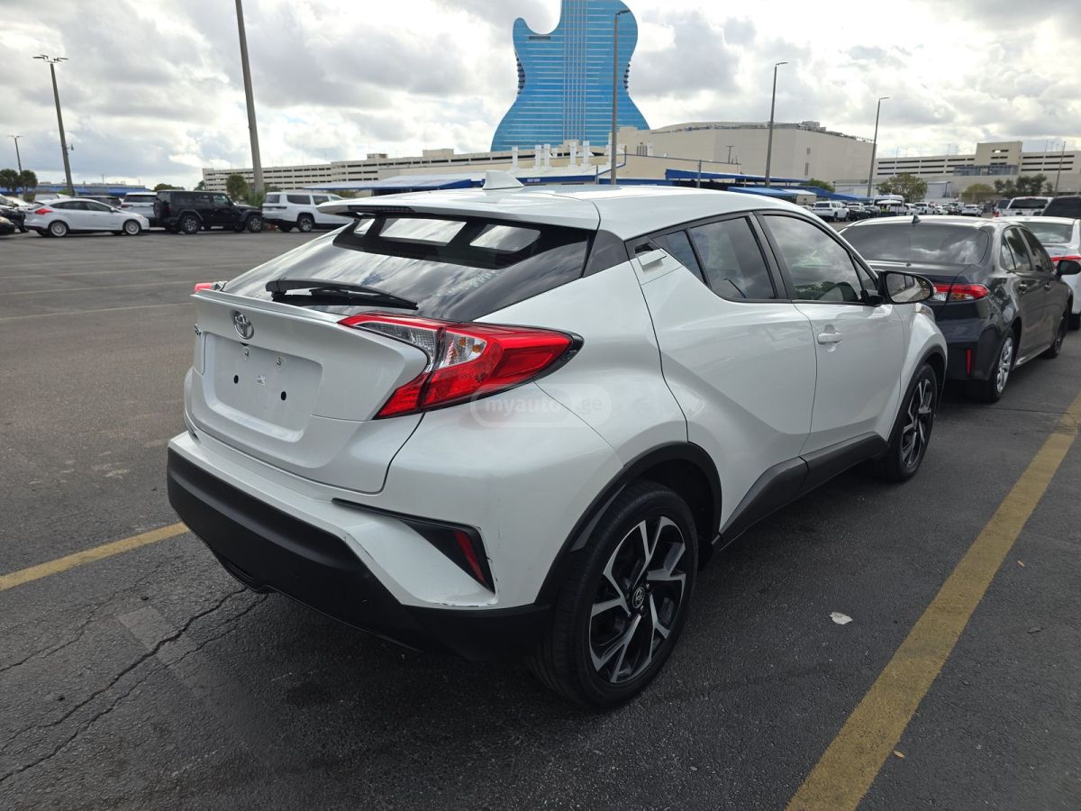 Toyota CHR - фото 8