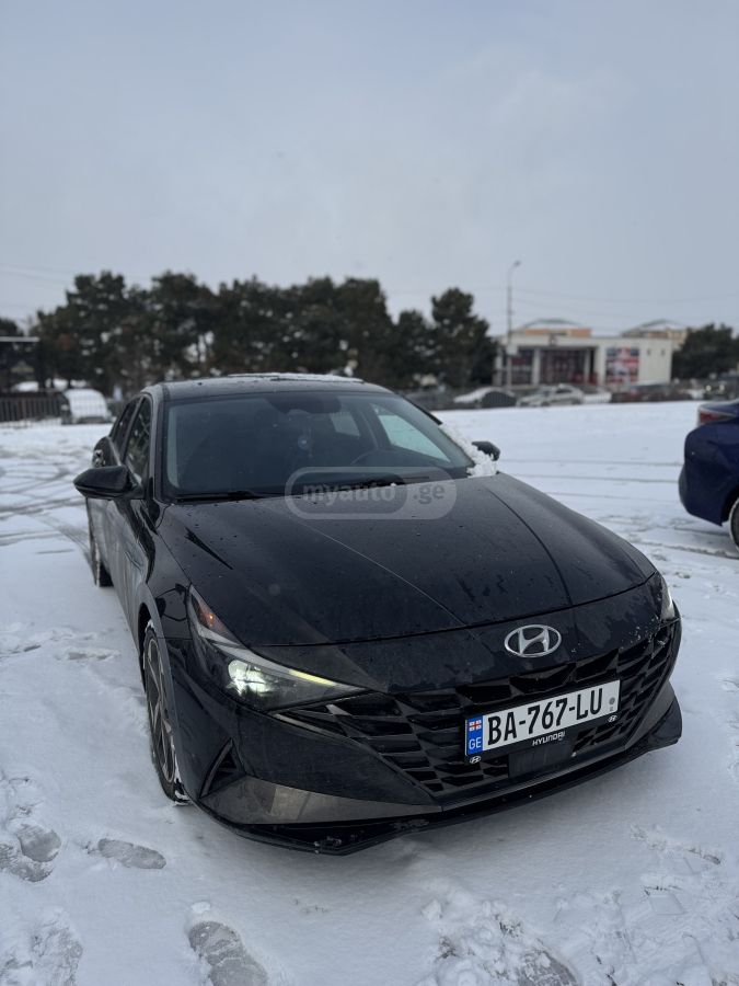 Hyundai Elantra - фото 1