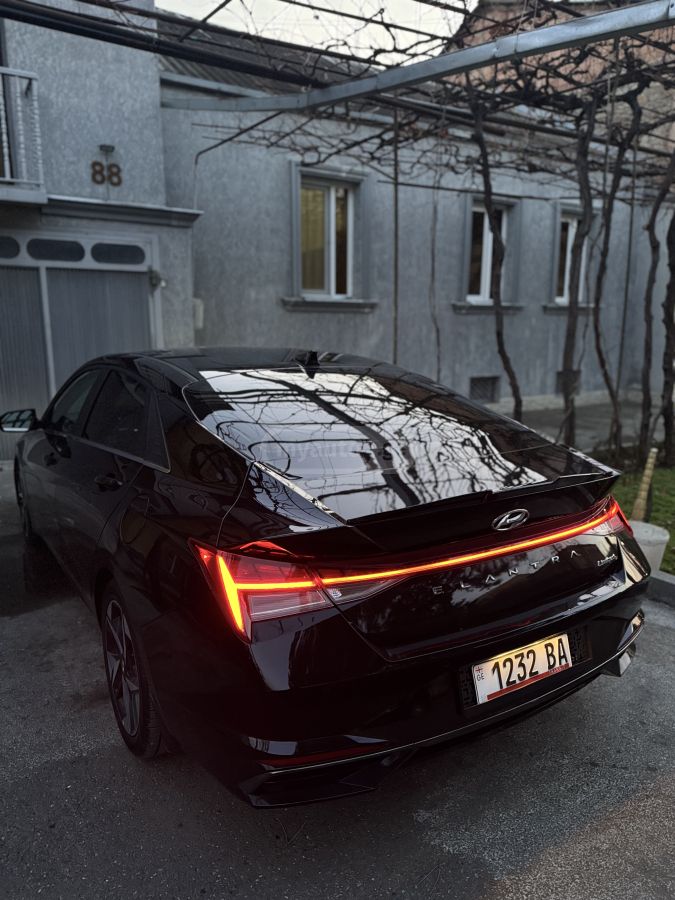 Hyundai Elantra - фото 3