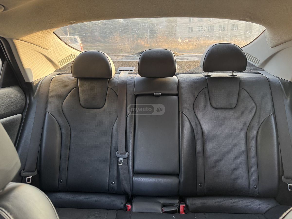 Hyundai Elantra - фото 7