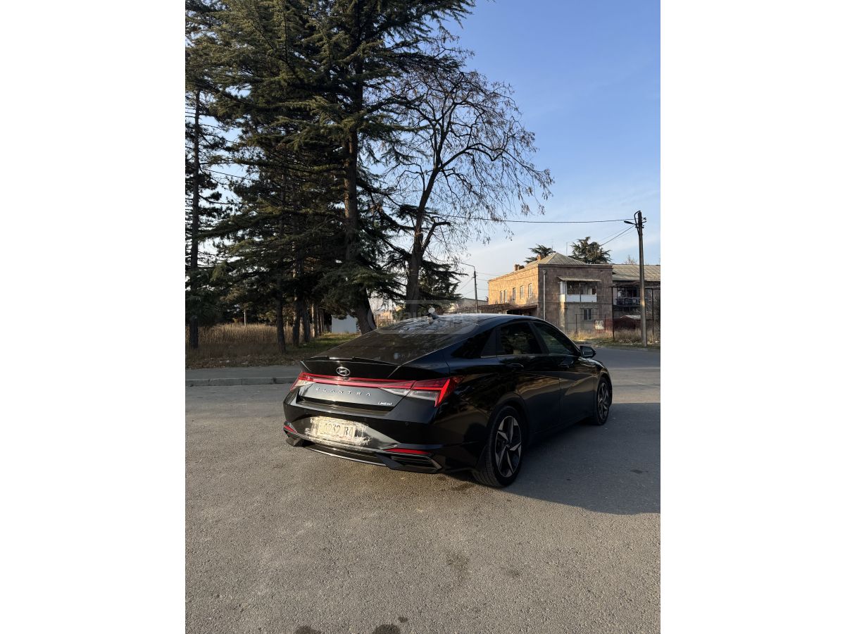 Hyundai Elantra - фото 8