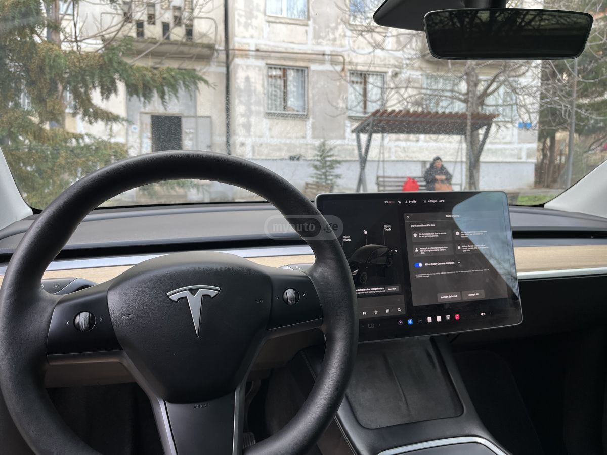 Tesla Model Y - фото 8