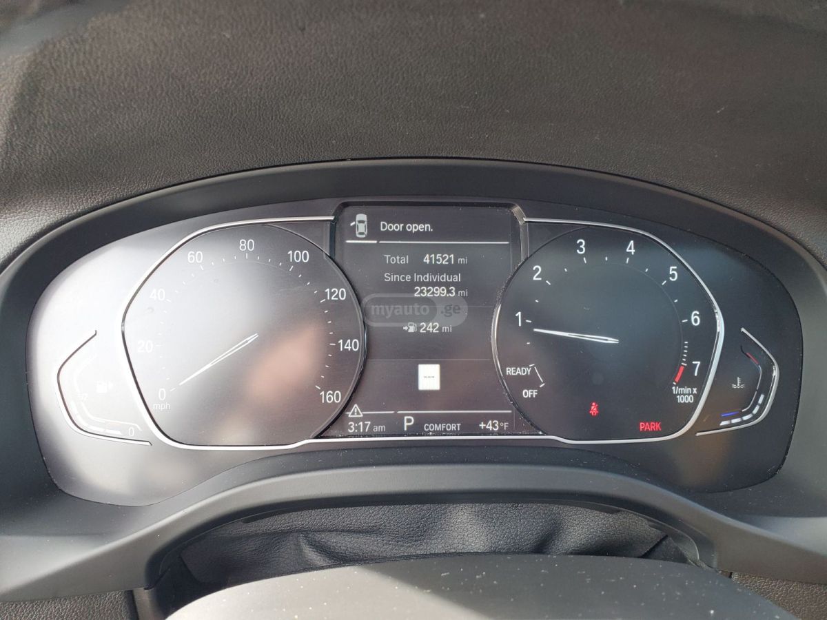 BMW sDrive30i 4dr 4x2 Sports Activ — миниатюра 11