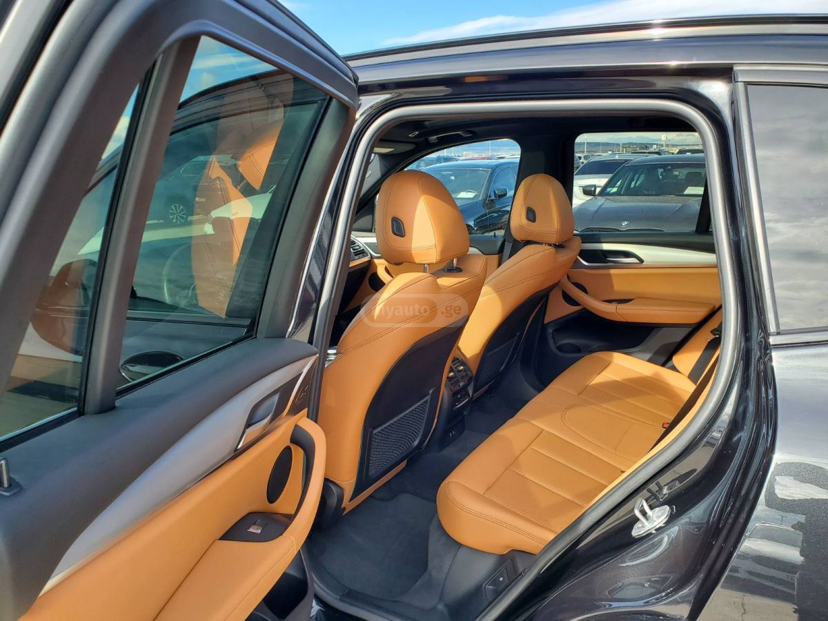 BMW sDrive30i 4dr 4x2 Sports Activ — миниатюра 6