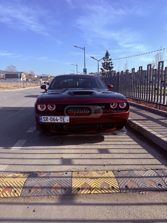 Dodge Challenger - фото 1