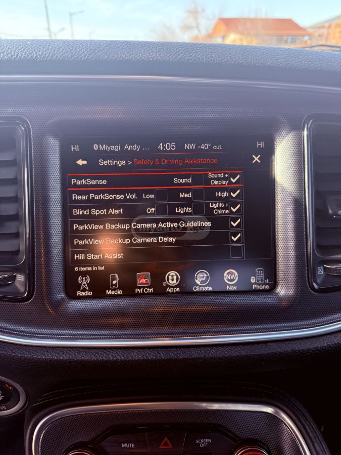 Dodge Challenger - фото 11