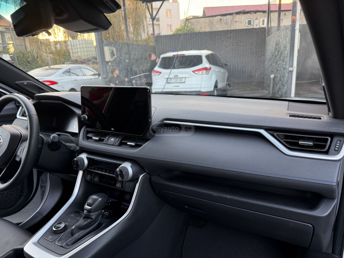 Toyota RAV 4 - фото 10