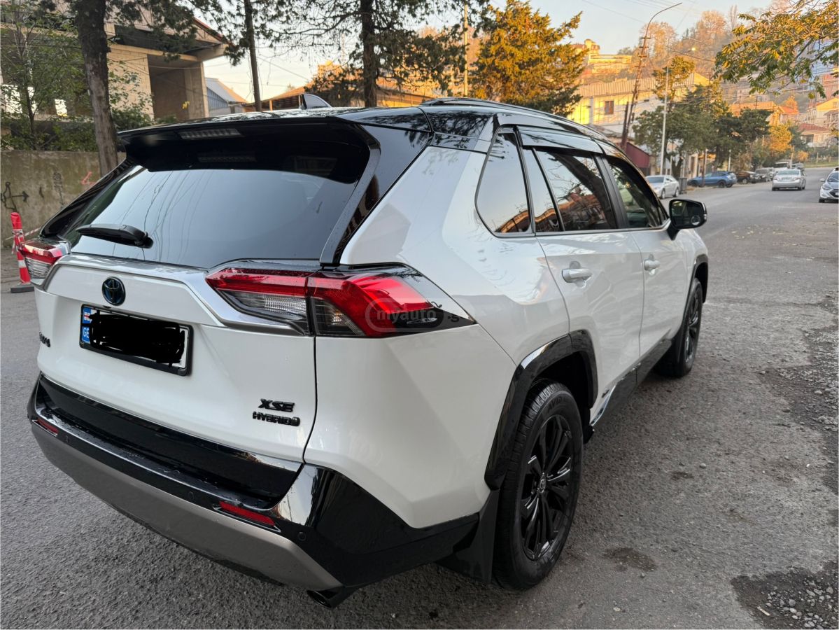 Toyota RAV 4 - фото 4