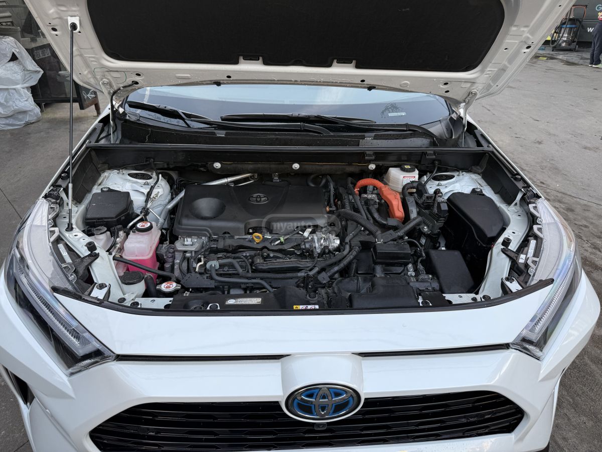 Toyota RAV 4 - фото 7