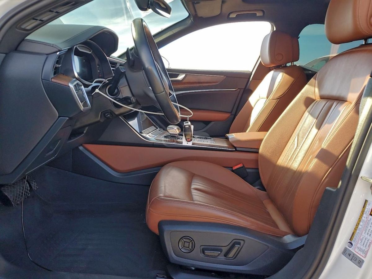 Audi A6 - фото 7