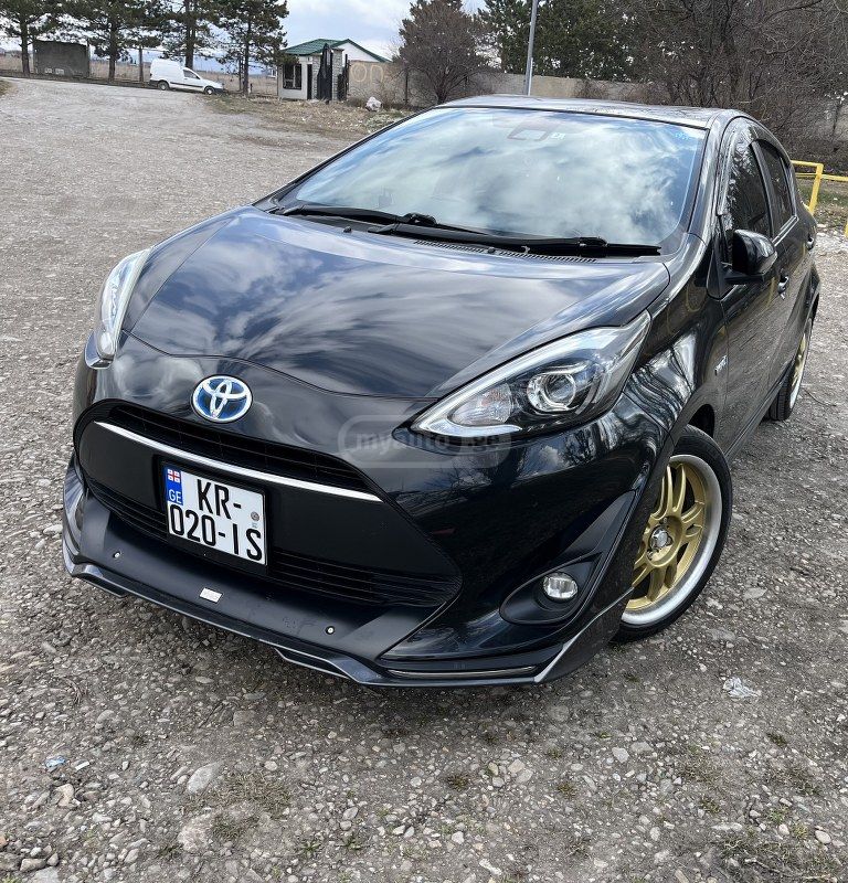 Toyota Aqua - фото 2