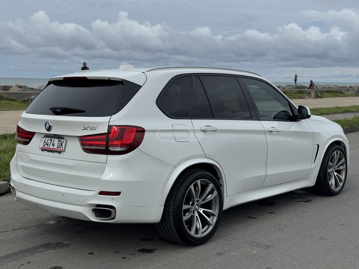BMW X5 - фото 6