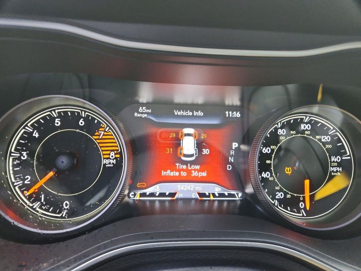 Jeep Cherokee - фото 10