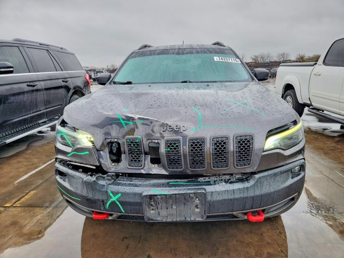 Jeep Cherokee - фото 2