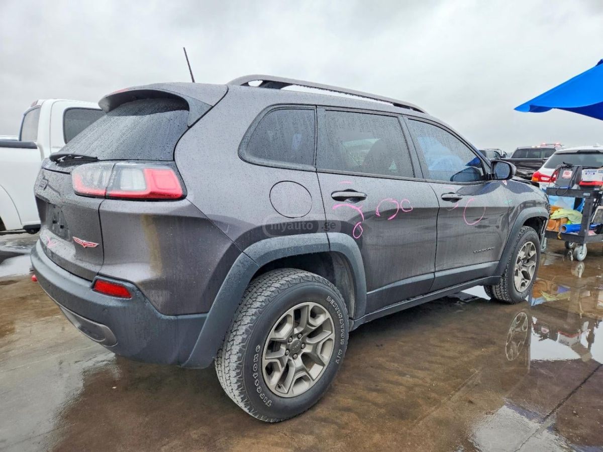 Jeep Cherokee - фото 5