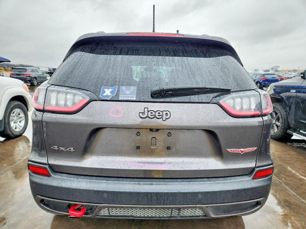 Jeep Cherokee - фото 6