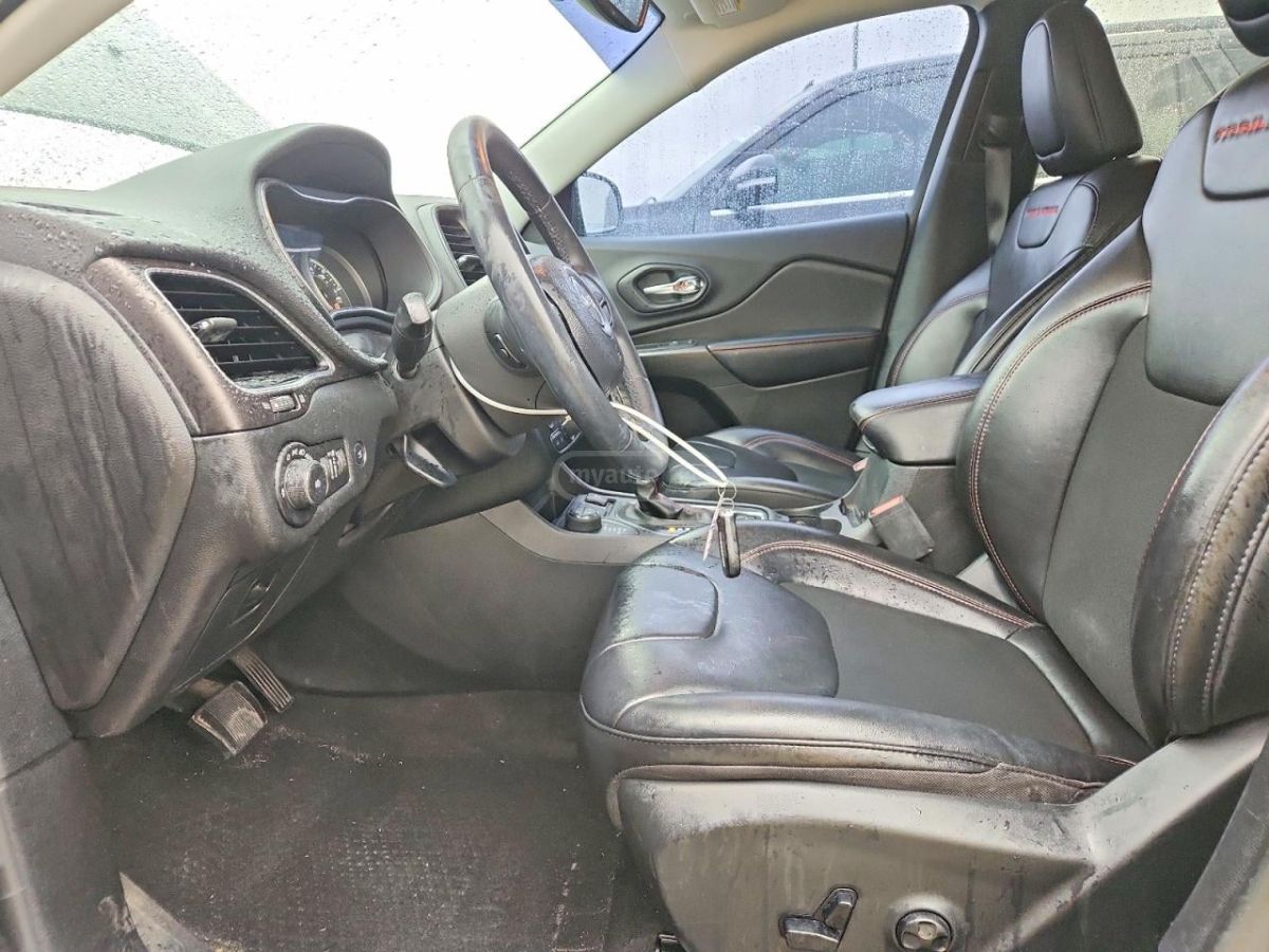 Jeep Cherokee - фото 8