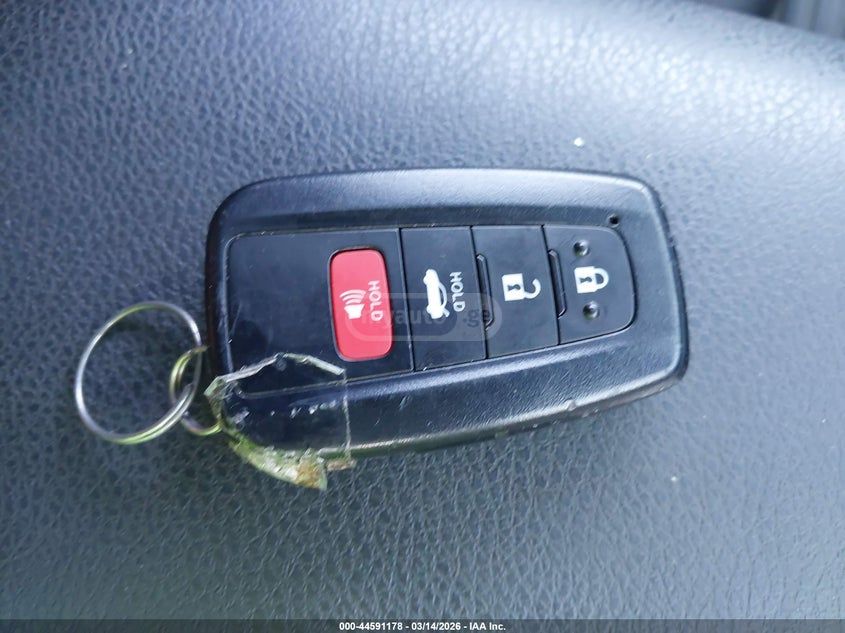 Toyota Camry - фото 11