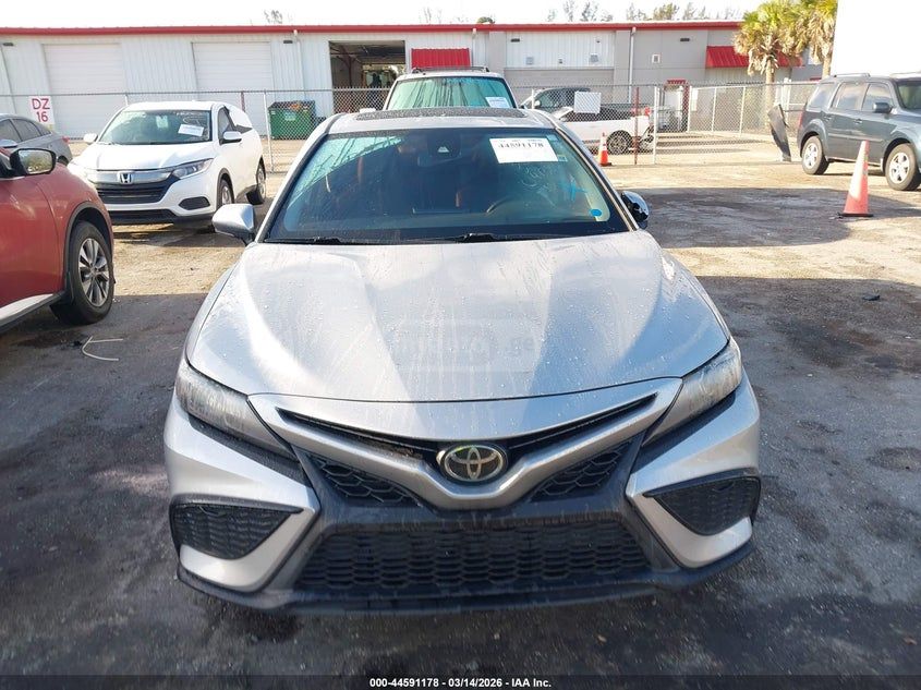 Toyota Camry - фото 12