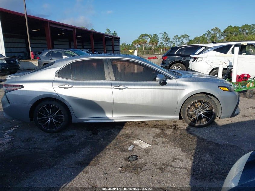 Toyota Camry - фото 13