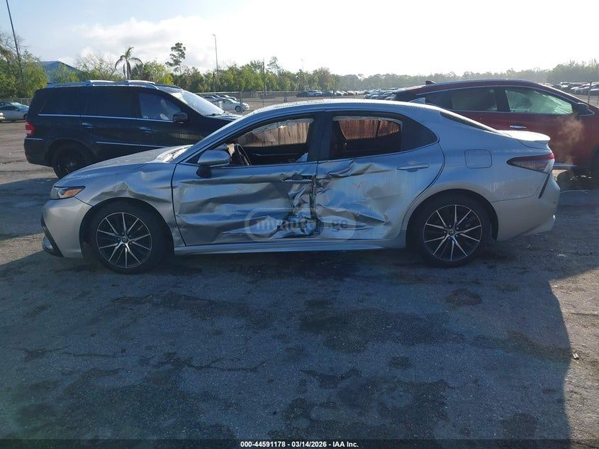 Toyota Camry - фото 14