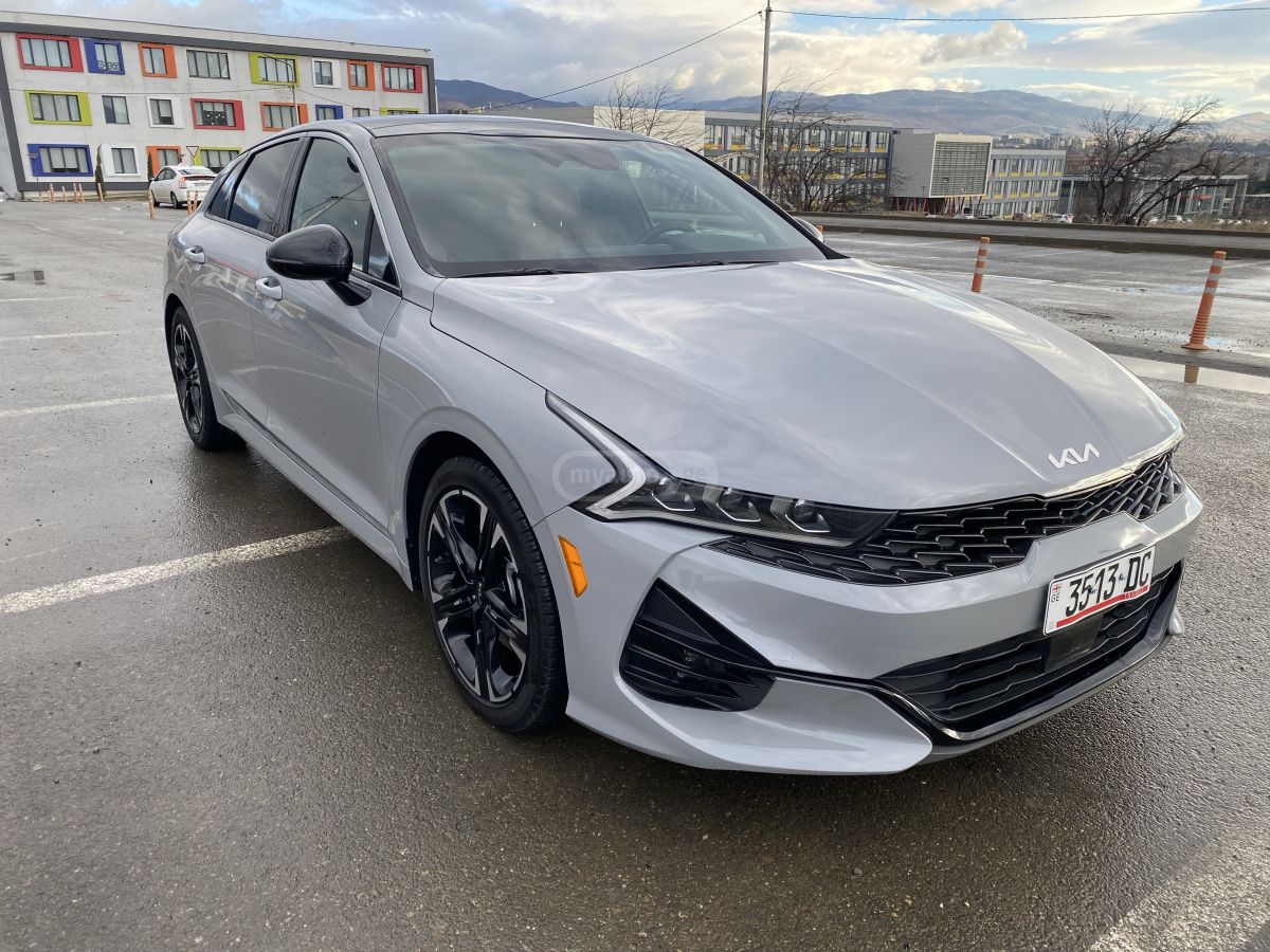 Kia K5 - фото 1