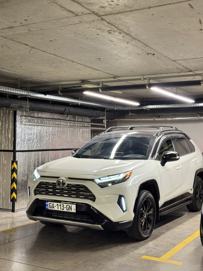 Toyota RAV 4 - фото 1