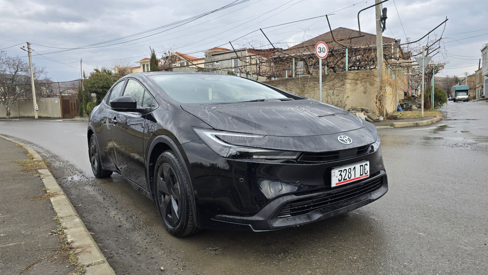 Toyota LE AWD-E — миниатюра 2