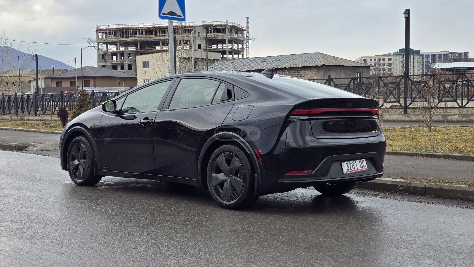 Toyota LE AWD-E — миниатюра 3