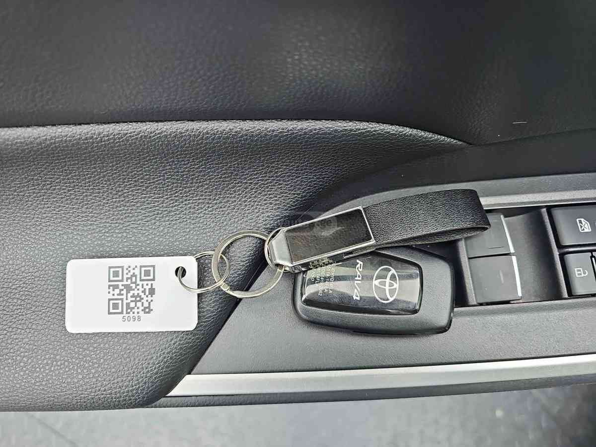 Toyota SE 4dr All Wheel Drive CVT — миниатюра 13