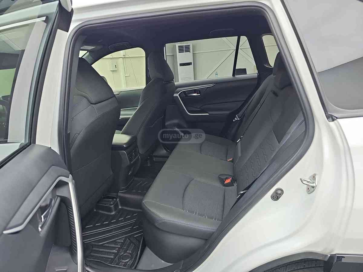 Toyota SE 4dr All Wheel Drive CVT — миниатюра 7