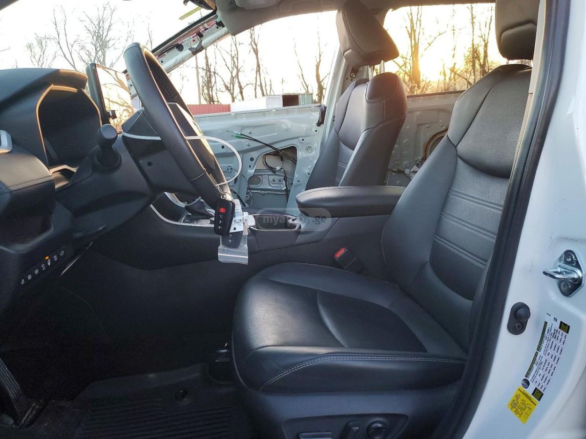 Toyota RAV 4 - фото 7