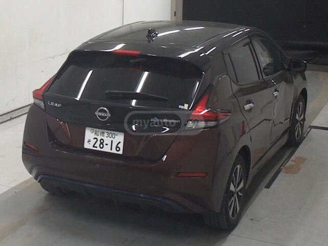 Nissan SL PLUS 4dr Hatchback Automati — миниатюра 3