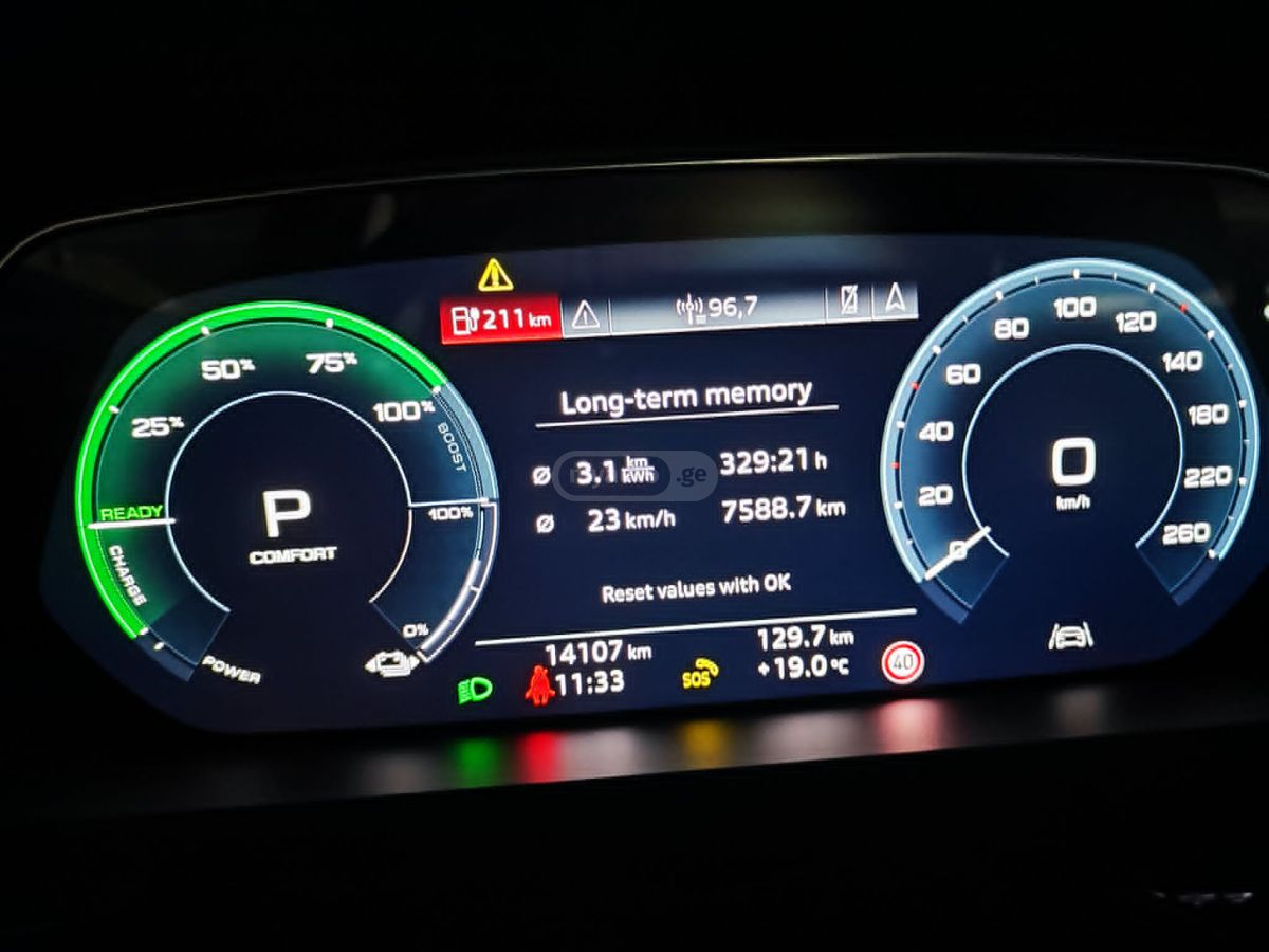 Audi E-Tron - фото 11