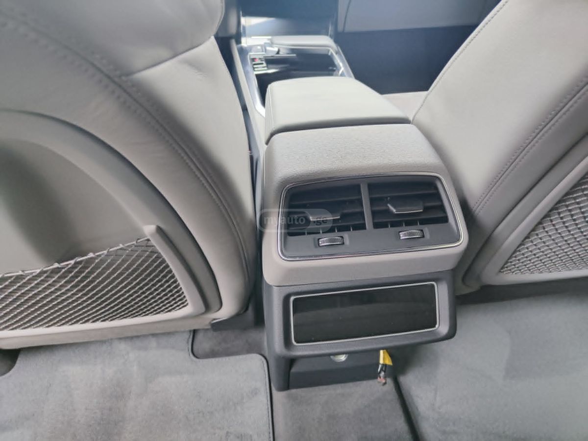 Audi E-Tron - фото 9
