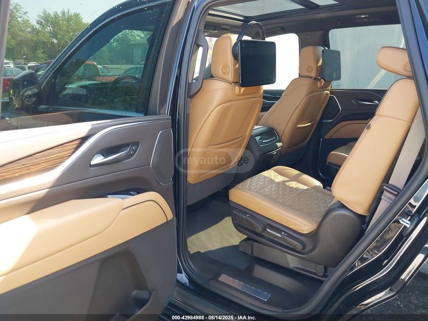 Cadillac Escalade 2023 — миниатюра 8