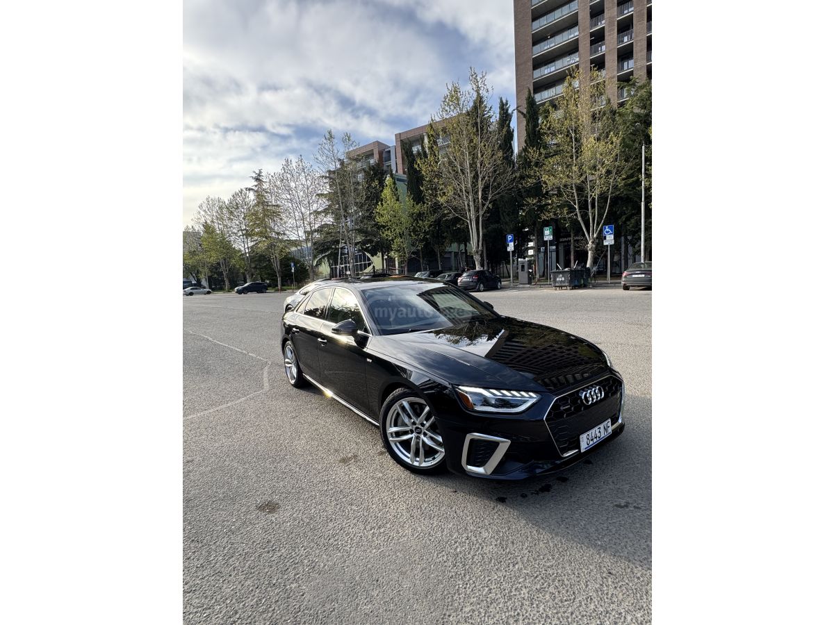Audi A4 - фото 1