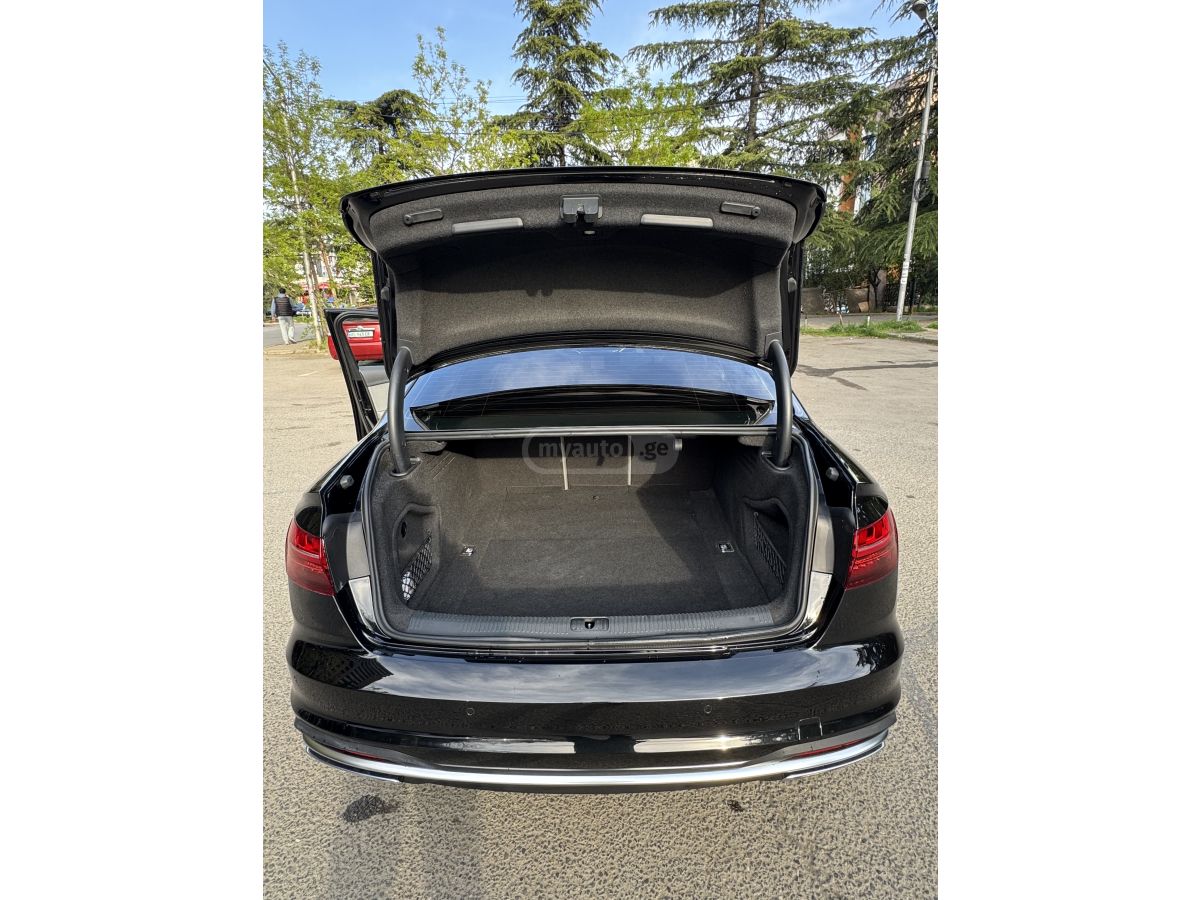 Audi A4 - фото 10
