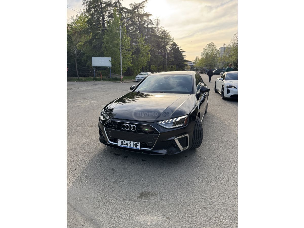 Audi A4 - фото 2