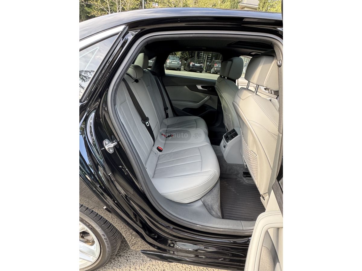 Audi A4 - фото 8