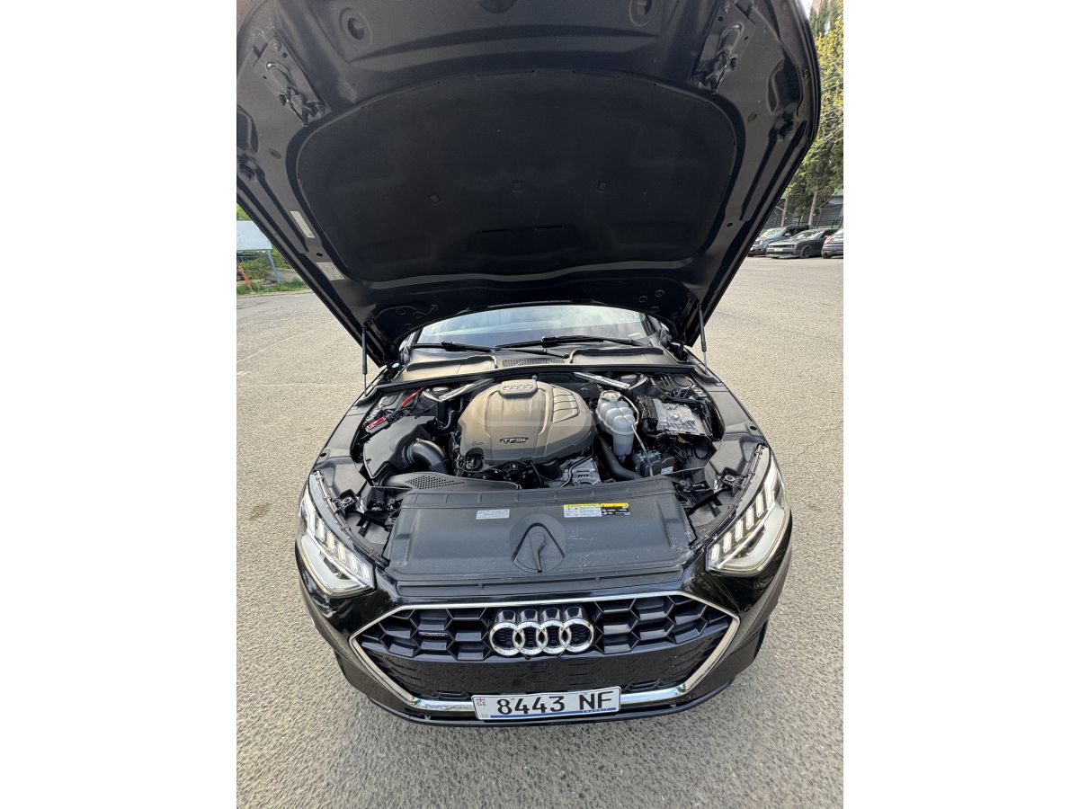 Audi A4 - фото 9