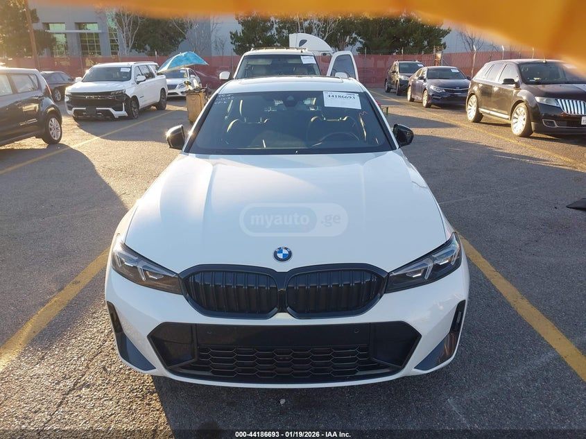 BMW Base 4dr Rear Wheel Drive Seda — миниатюра 11