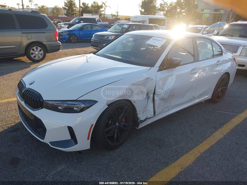 BMW Base 4dr Rear Wheel Drive Seda — миниатюра 2