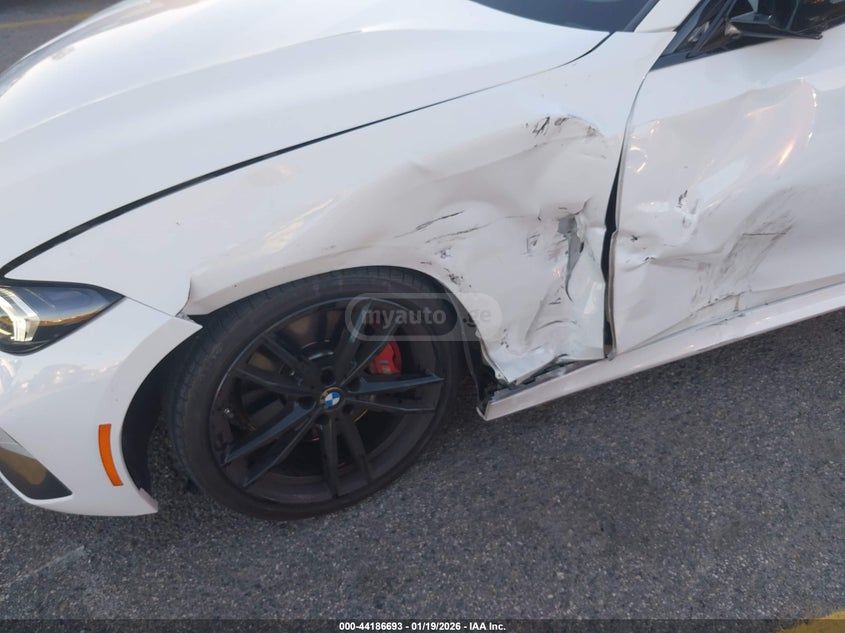 BMW Base 4dr Rear Wheel Drive Seda — миниатюра 6