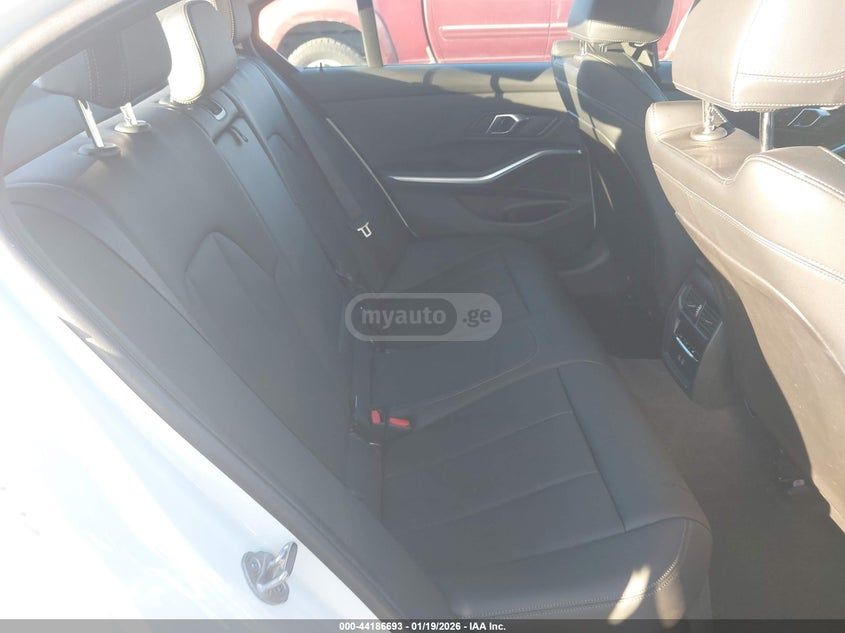 BMW Base 4dr Rear Wheel Drive Seda — миниатюра 8