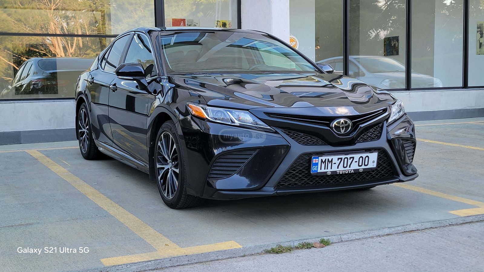 Toyota Camry - фото 3