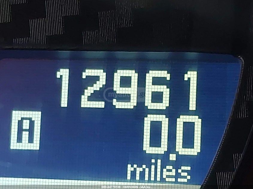 Nissan GT-R - фото 13