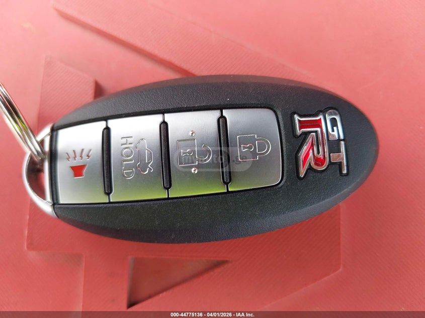 Nissan GT-R - фото 9