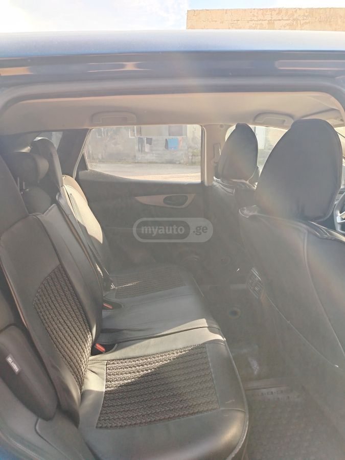 Nissan Rogue - фото 5