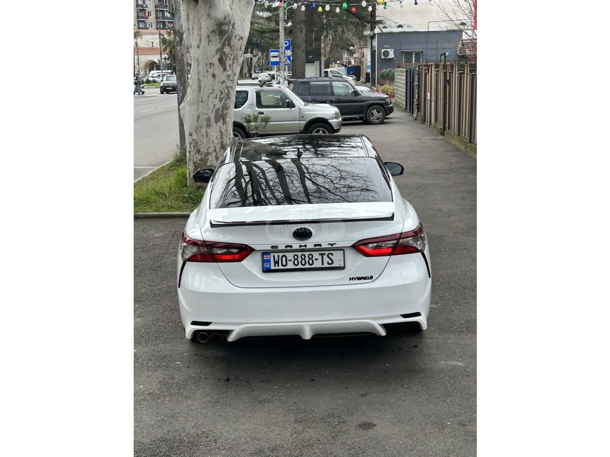 Toyota Camry - фото 2